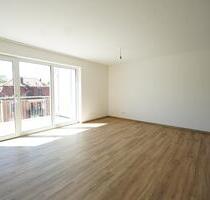 Wohnen über den Dächern: 2-Zimmer-DG-Wohnung mit Dachterrasse & Einbauküche in Crailsheim