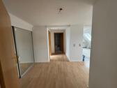 Foto - Helle 3-Raum-DG-Wohnung mit Einbauküche, Gäste-WC und Stellplatz