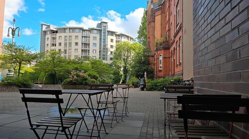Foto - Kleines Café mit 2 Terrassen mitten in der City zu vermieten