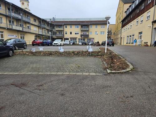 Foto - Parkplätze - 35,00 EUR Miete,