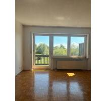 2ZBK mit Tiefgarangenstellplatz, EBK, Balkon & Parkettboden - Deggendorf