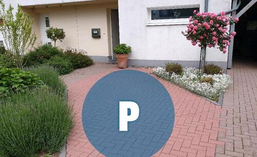 Foto - Parkplatz, Nähe Flughafen Köln Bonn