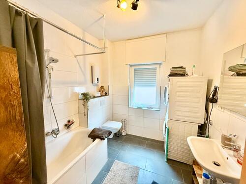 Foto - Modernisierter Altbau. 3,5 Zi. Wohnung in zentraler, ruhiger Lage