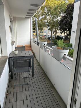 Foto - Lebendig wohnen in Braunsfeld: 3-Zimmer-Wohnung mit Balkon