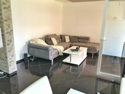 Foto - Sanierte Drei Zimmer Wohnung - 980,00 EUR Kaltmiete, ca.  75,00 m²