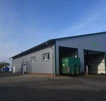 Gewerbehallen mit Bürogebäuden im Gewerbegebiet - Syke
