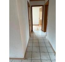 3-Zimmer-Wohnung mit Balkon und eigenem Keller - Scheuerfeld 3-Zimmer-Wohnung mit Balkon und eigenem Keller - Scheuerfeld