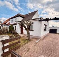 Doppelhaushälfte mit großem Garten und Garage in Beuna - Merseburg