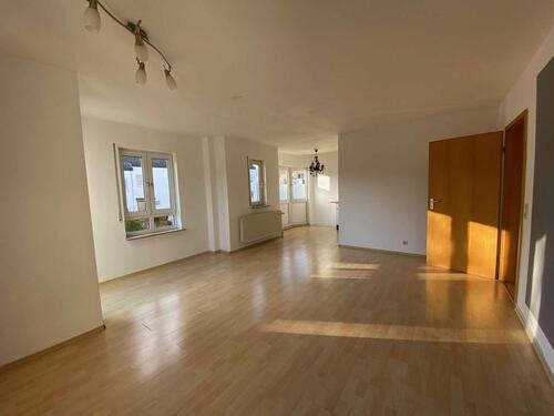 Foto - Gemütliche 2-Zimmer-Wohnung mit Einbauküche, Balkon und Stellplatz
