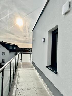 Foto - Helle 2,5-Zimmer-Penthouse-Wohnung mit hochwertiger Einbauküche und Aufzug