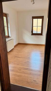 Foto - 5 Zimmer Etagenwohnung zur Miete in Großheirath