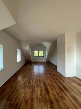 Foto - Helle und gepflegte Dachgeschosswohnung 2023 Saniert