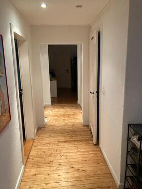 Foto - 2 Zimmer und ein eigenes Bad in der List zu vermieten.Bio lesen!!