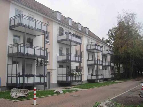 Foto - Wir renovieren für Sie! Ein neus Badezimmer, Tapeten und auch Bodenbelag gehören dazu.