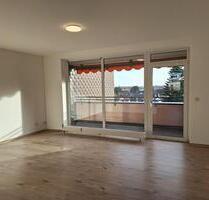 Renovierte 3-Zimmer-Wohnung mit zwei Balkonen und tollem Ausblick in Erlangen