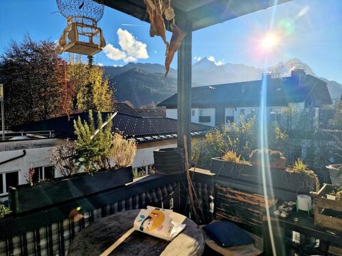 Foto - Zentrale 3 Zi Wohnung, ruhig mit genialem Ausblick, hohen Decken