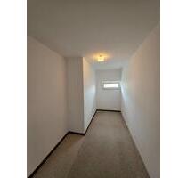 Lagerraum im 3. OG mit Licht und Strom ab sofort zu vermieten - Frankfurt am Main Unterliederbach