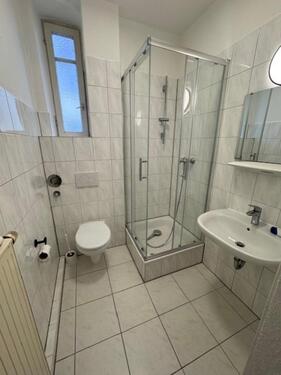 Foto - Großezügige 3 Zimmer Altbauwohnung