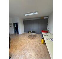 Wohnung in Wiesentheid mit angrenzenden Büroräumen