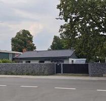 Wohnbungalow 125m² mit Produktions-Lagerhalle 283m² in Bleckede