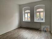 Foto - SINGLES AUFGEPASST - Frisch renovierte 2-R-Whg im 1.OG für wenig Geld in Meißen ab 01.09.25 zu vermieten