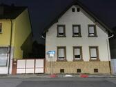 Foto - Zweifamilienhaus in Kelsterbach – 140 m², 2 WE, Garage & Carport
