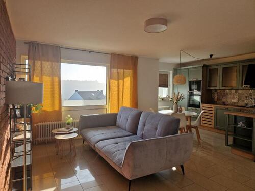 Foto - Renovierte 3-Zimmer-Wohnung mit Balkon & Garage–sofort bezugsfrei