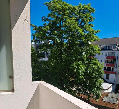 Foto - helle 2 Zimmerwohnung in Pempelfort mit EBK Balkon