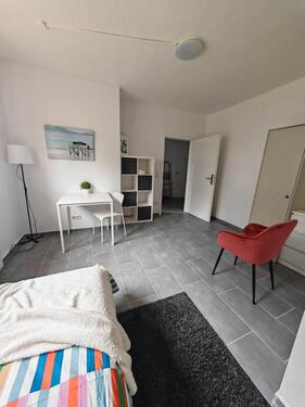 Foto - Schickes WG-Zimmer in moderner 4er WG + Küche + Möbel