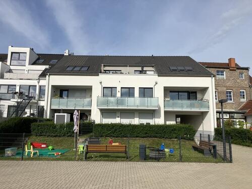 Foto - Bei VIVAWEST die Sonnenstrahlen auf dem eigenen Balkon genießen.