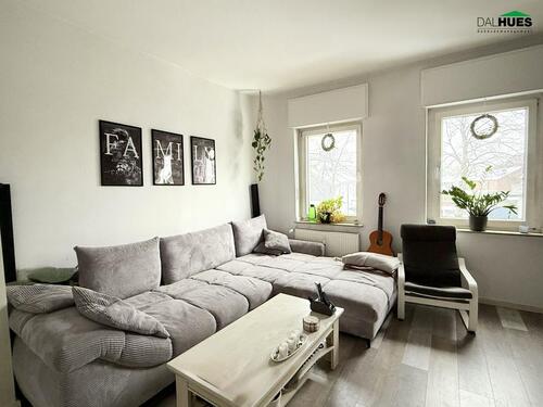 Foto - Helle 2-Zimmer-Wohnung mit Balkon in stilvollem Altbau