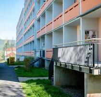 2-Raum-Wohnung mit Aufzug und Balkon - Saalfeld (Saale)