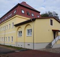 Attraktive 2-Raum-Wohnung mit separatem Eingang im Rittergut - Falkenberg/Elster