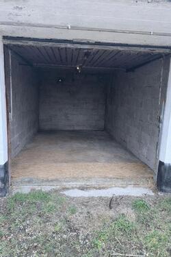 Foto - Garage mit elektrischem Tor in Kaarst – Neusser Straße