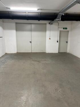 Foto - Tiefgarage - 1.980,00 EUR Kaltmiete,