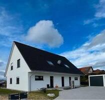 Familienfreundliche Doppelhaushälfte inkl. Küche Garten, Garage, - Hohenroth