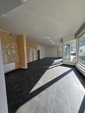 Foto - LadengeschäftBüroräume - 630,00 EUR Kaltmiete, ca.  120,00 m²