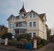 Wunderschöne helle 2-Zi. Wohng, mit Balkon im EG einer Altbauvilla in Zentrum von Bad Oeynhausen