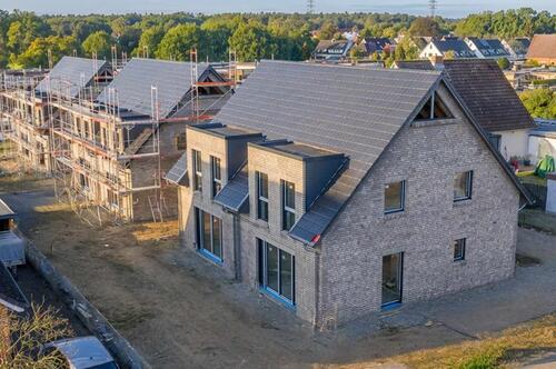 Foto - Nachhaltig wohnen! KfW-40-Doppelhaushälfte in Sereetz mit Garten, PV-Anlage, Wärmepumpe & Wallbox!