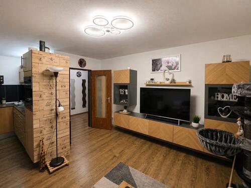 Foto - Attraktive und gepflegte 2-Zimmer Dachgeschoss-Wohnung