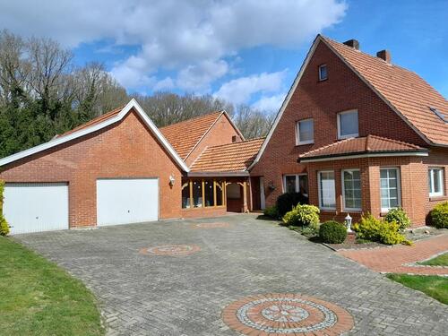 Foto - Einfamilienhaus Eggermühlen mit 3 Garagen und Scheune san.- bed.