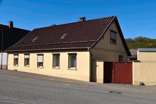 Foto - freistehendes Einfamilienhaus - 45.000,00&nbsp;EUR Kaufpreis, ca.&nbsp; 125,00&nbsp;m&sup2;