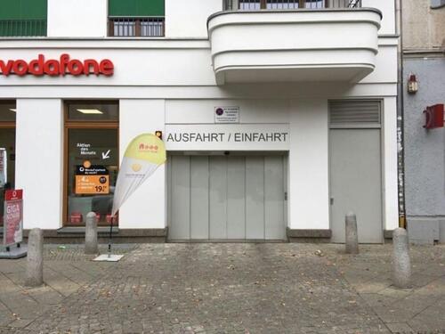 Foto - Motorradstellplatz in moderner Tiefgarage – Schönhauser Allee