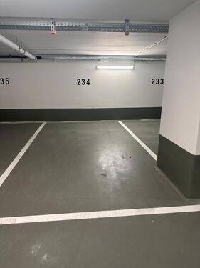 Foto - Vermiete ab sofort Tiefgaragenstellplatz Sauerlacher str.