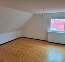 Großzügige 4ZKB-Wohnung (120 m²) im OG – ab sofort frei - Langenhahn