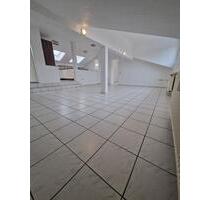 Helle, frisch renovierte DG-Wohnung mit hochwertiger Einbauküche - Lützelbach