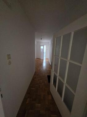 Foto - 3 - Zimmer Wohnung - Miete - 720,00&nbsp;EUR Kaltmiete, ca.&nbsp; 88,00&nbsp;m&sup2;