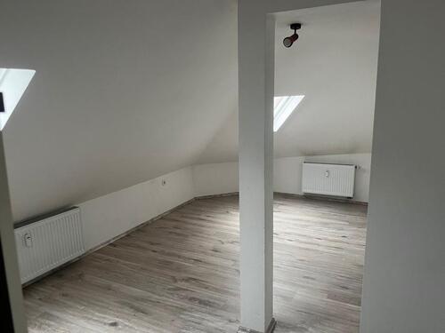 Foto - Ab sofort 3 Zimmer Dachgeschoss Wohnung Albstadt- Ebingen 72458