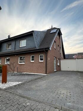 Foto - Moderne DHH in Erkelenz - PV-Anlage, Kamin, Garage und ...