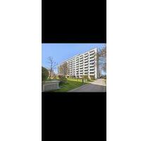 Möbliertes WG Zimmer in einer 2 Zimmer Wohnung - Oberschleißheim